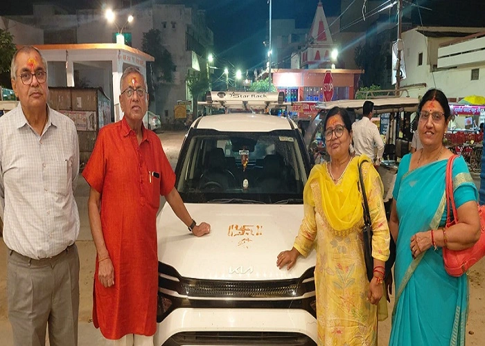 NRI-Kolkata-guest-visit-ayodhya-varanasi-chappaiya- prayagraj-by-kashi-vacations